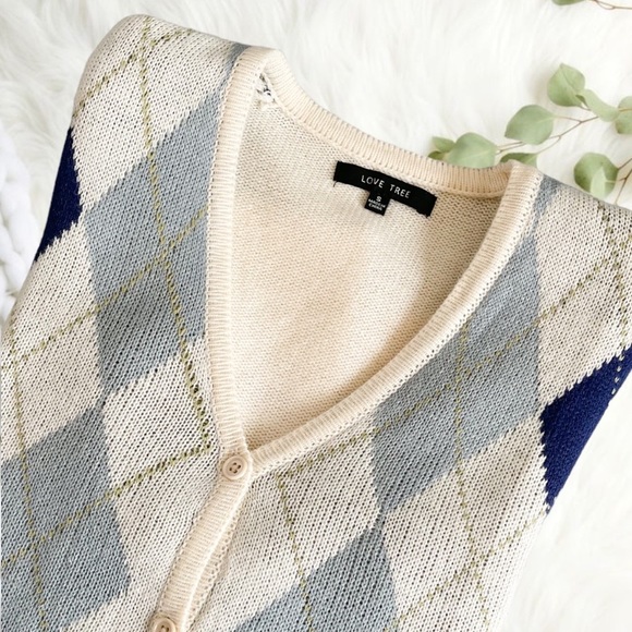 Womens Argyle Cardigan - Picture 8 of 11